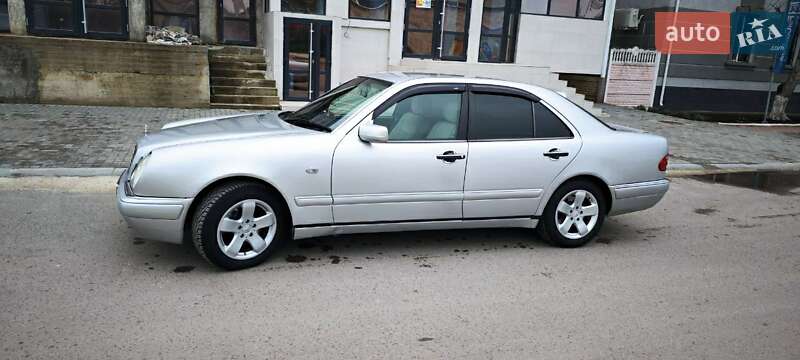 Седан Mercedes-Benz E-Class 1998 в Измаиле