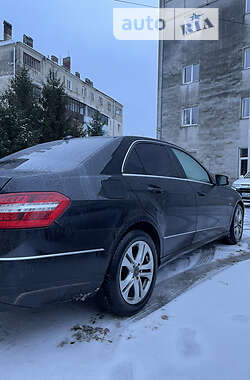 Седан Mercedes-Benz E-Class 2011 в Новояворовске