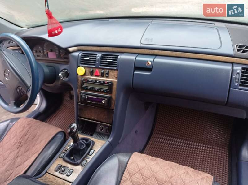 Седан Mercedes-Benz E-Class 1999 в Чорткове