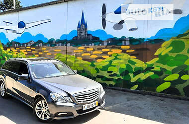 Универсал Mercedes-Benz E-Class 2010 в Бучаче