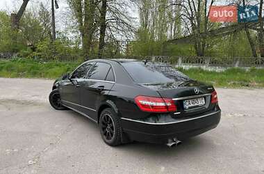 Седан Mercedes-Benz E-Class 2011 в 