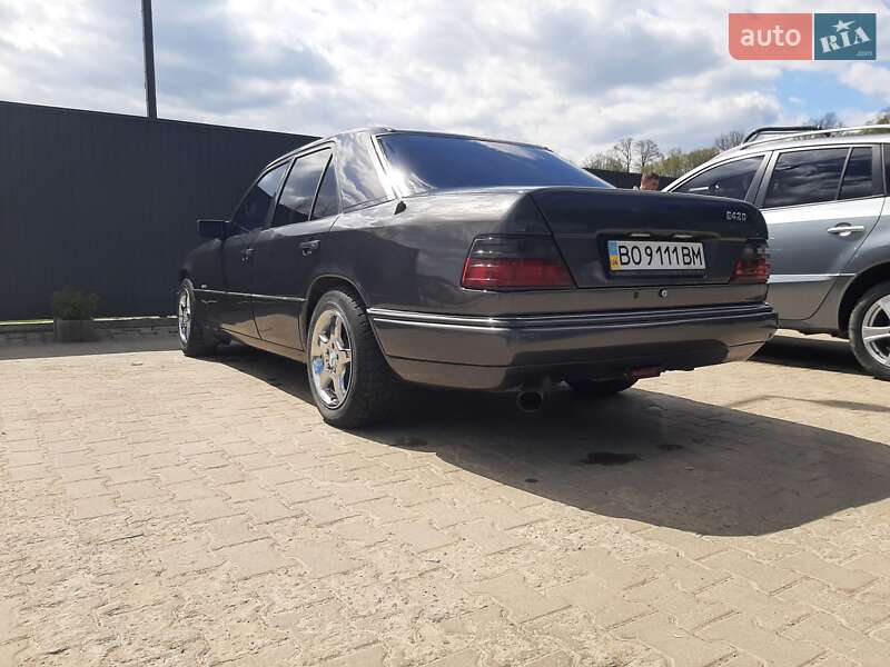 Седан Mercedes-Benz E-Class 1995 в Ивано-Франковске
