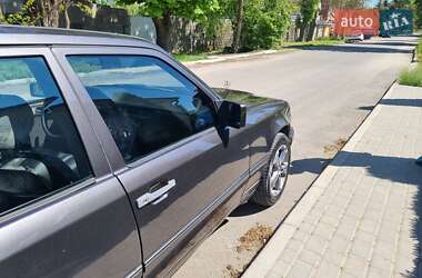 Седан Mercedes-Benz E-Class 1989 в 