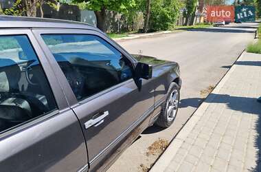 Седан Mercedes-Benz E-Class 1989 в Одессе