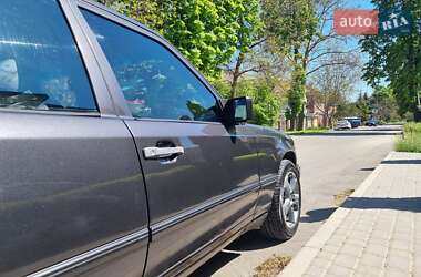 Седан Mercedes-Benz E-Class 1989 в 