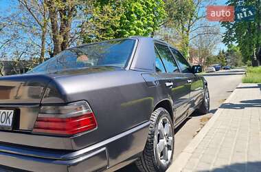 Седан Mercedes-Benz E-Class 1989 в 