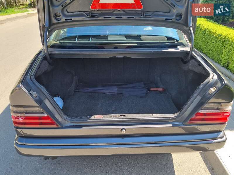 Седан Mercedes-Benz E-Class 1989 в Одессе фото 12 Седан Mercedes-Benz E-Class 1989 в Одессе