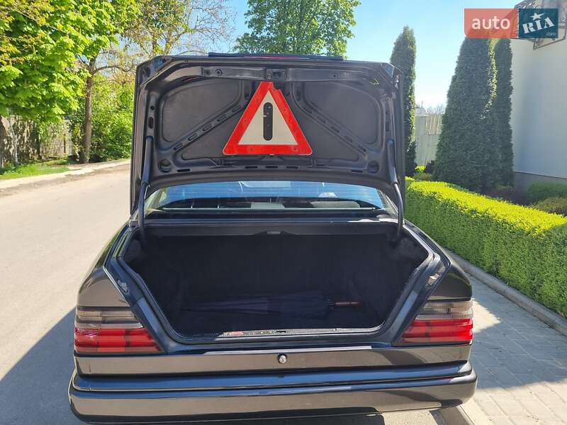 Седан Mercedes-Benz E-Class 1989 в Одессе фото 13 Седан Mercedes-Benz E-Class 1989 в Одессе