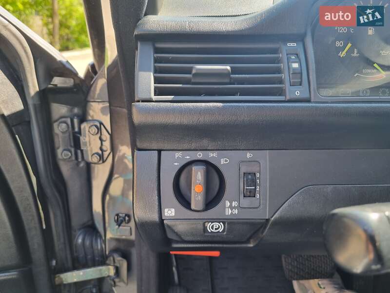 Седан Mercedes-Benz E-Class 1989 в Одессе фото 18 Седан Mercedes-Benz E-Class 1989 в Одессе