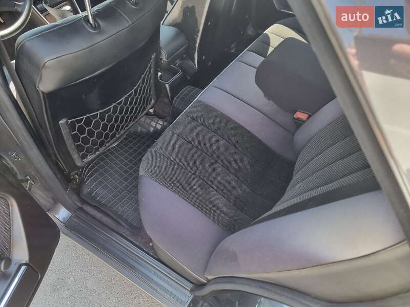 Седан Mercedes-Benz E-Class 1989 в Одессе фото 32 Седан Mercedes-Benz E-Class 1989 в Одессе