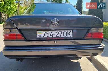 Седан Mercedes-Benz E-Class 1989 в 