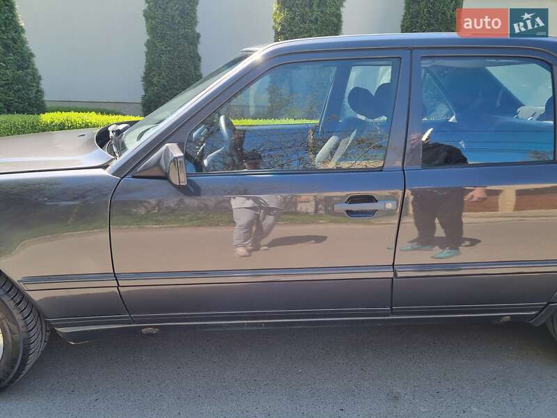 Седан Mercedes-Benz E-Class 1989 в Одессе фото 64 Седан Mercedes-Benz E-Class 1989 в Одессе