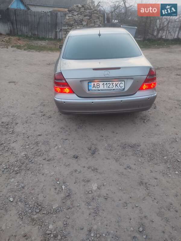 Седан Mercedes-Benz E-Class 2003 в Ямполе