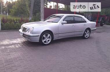 Седан Mercedes-Benz E-Class 2000 в 