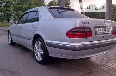 Седан Mercedes-Benz E-Class 2000 в 
