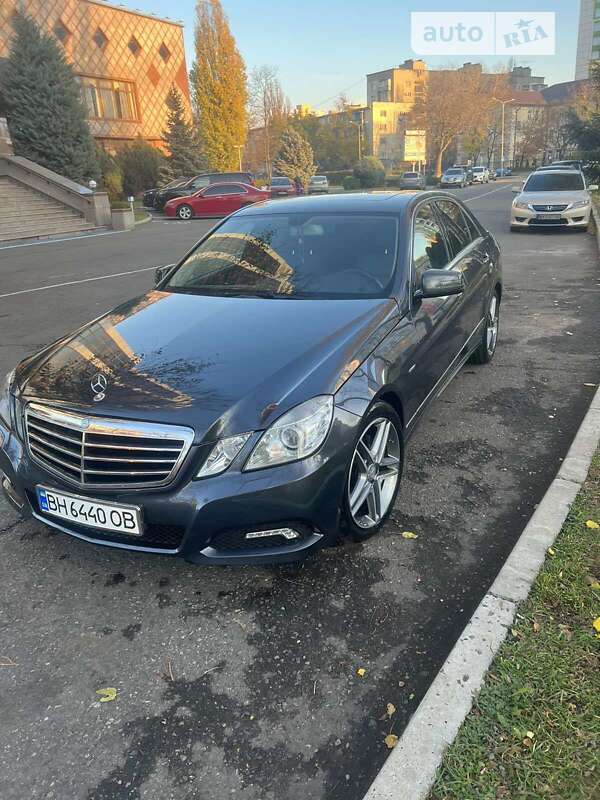 Седан Mercedes-Benz E-Class 2009 в Одессе