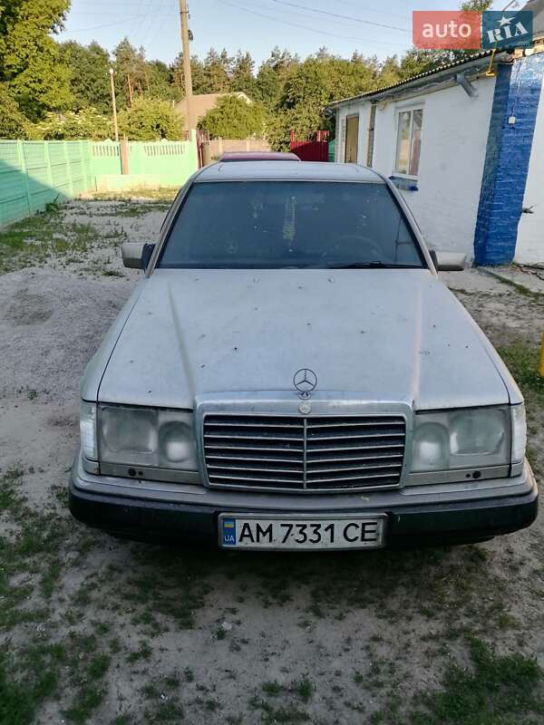 Седан Mercedes-Benz E-Class 1991 в Киеве