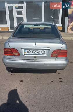 Седан Mercedes-Benz E-Class 1999 в Харькове