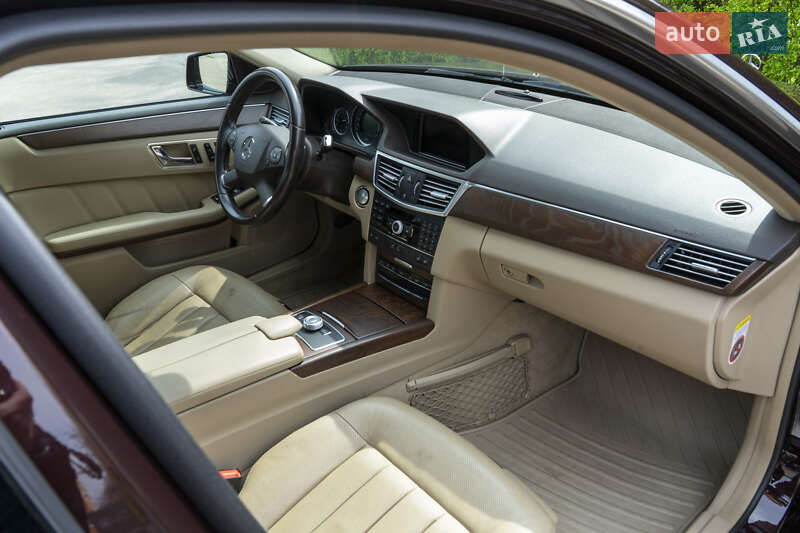 Седан Mercedes-Benz E-Class 2009 в Одессе