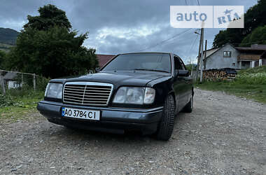 Седан Mercedes-Benz E-Class 1994 в Рахове