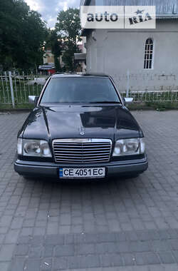 Седан Mercedes-Benz E-Class 1993 в Черновцах