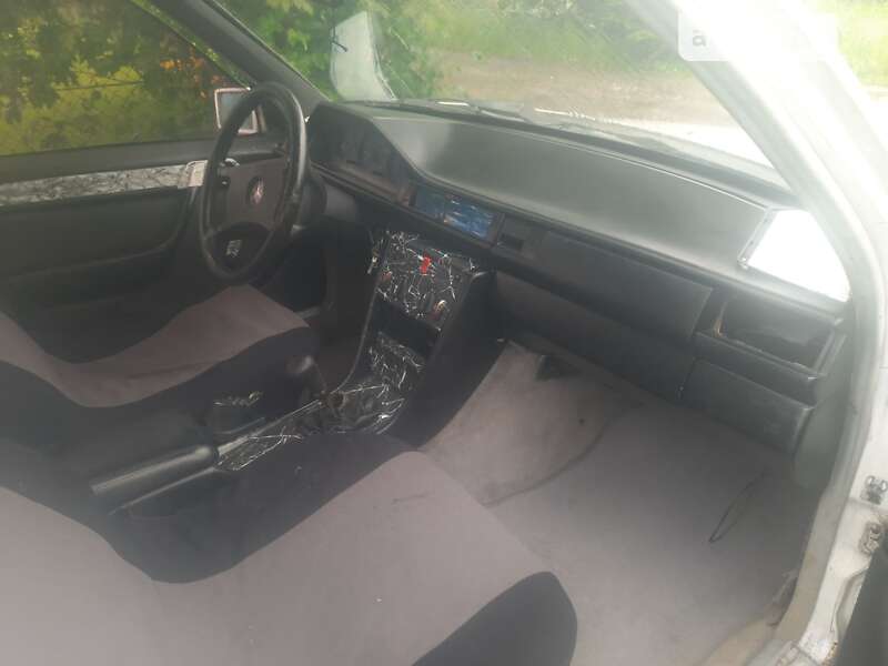 Седан Mercedes-Benz E-Class 1989 в Яремчі