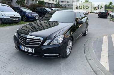 Седан Mercedes-Benz E-Class 2010 в Львове