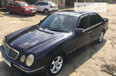 Седан Mercedes-Benz E-Class 2001 в 