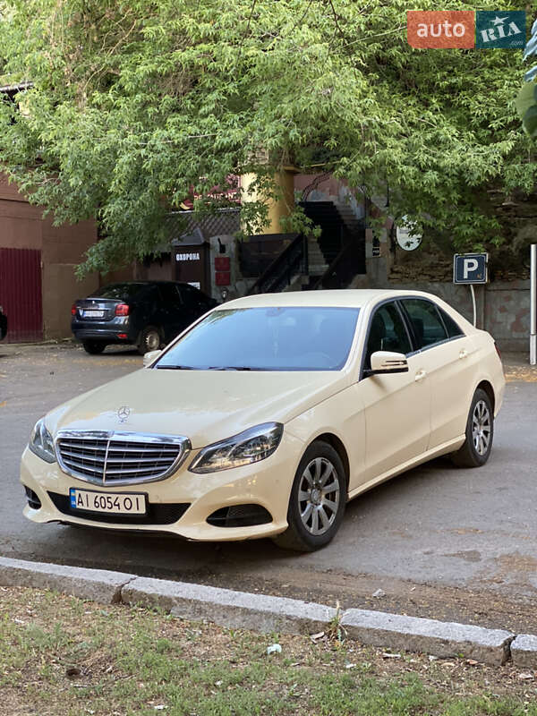 Седан Mercedes-Benz E-Class 2015 в Николаеве