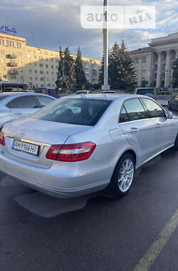 Седан Mercedes-Benz E-Class 2012 в Житомирі