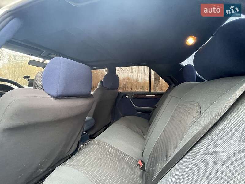 Седан Mercedes-Benz E-Class 1994 в Рівному