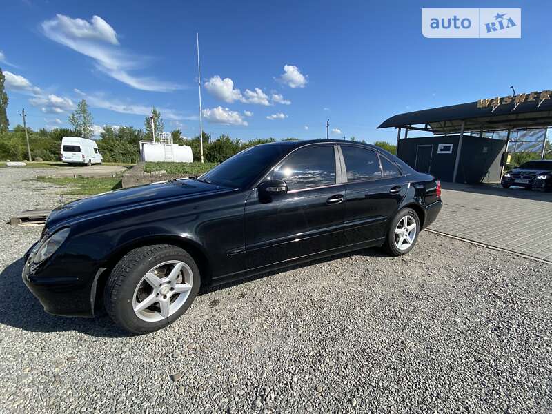 Седан Mercedes-Benz E-Class 2003 в Виноградове