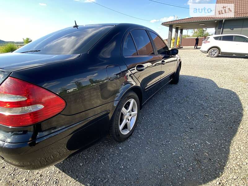 Седан Mercedes-Benz E-Class 2003 в Виноградове