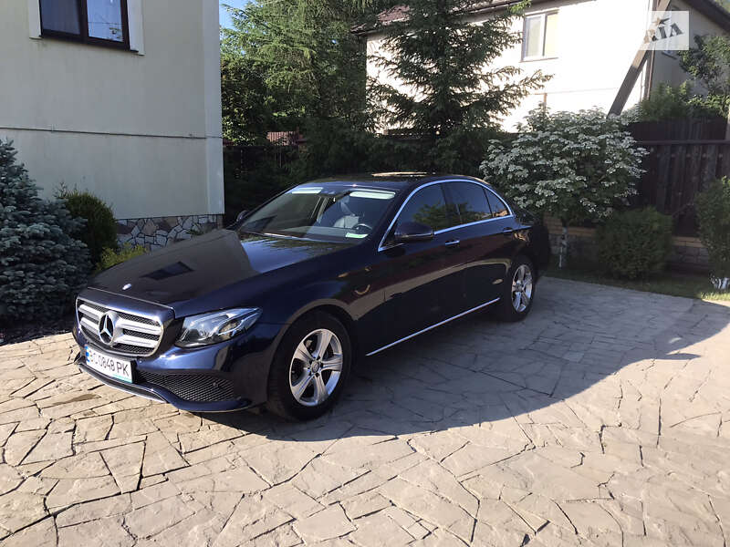 Седан Mercedes-Benz E-Class 2016 в Львове