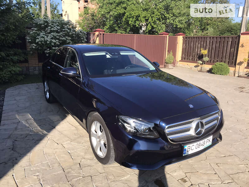 Седан Mercedes-Benz E-Class 2016 в Львове