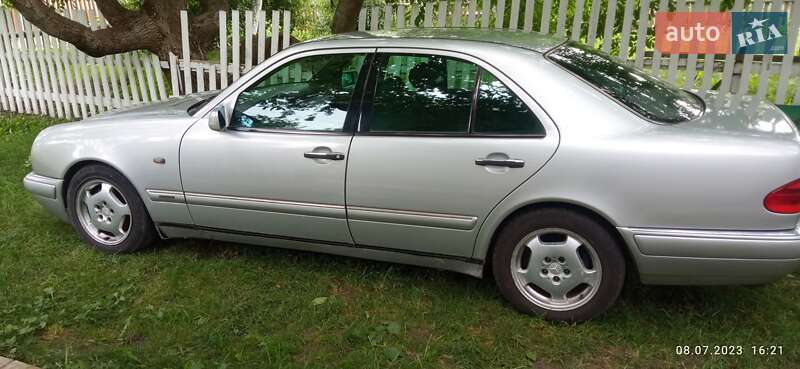 Седан Mercedes-Benz E-Class 1997 в Житомирі