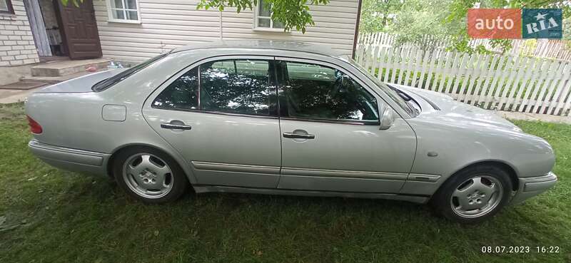 Седан Mercedes-Benz E-Class 1997 в Житомирі