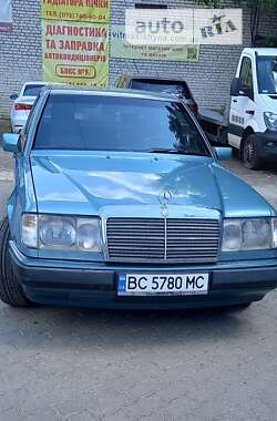 Седан Mercedes-Benz E-Class 1993 в Львові