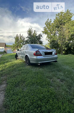 Седан Mercedes-Benz E-Class 2006 в Лохвице