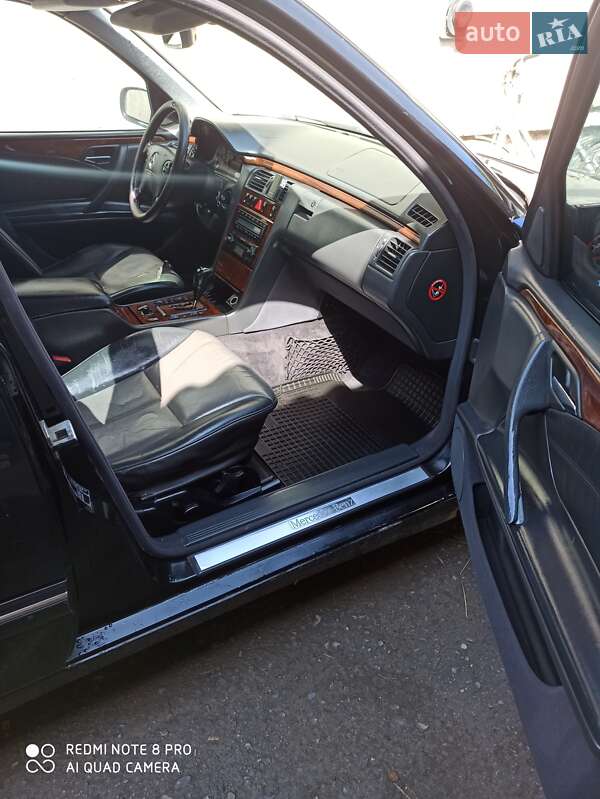 Седан Mercedes-Benz E-Class 2000 в Вижниці
