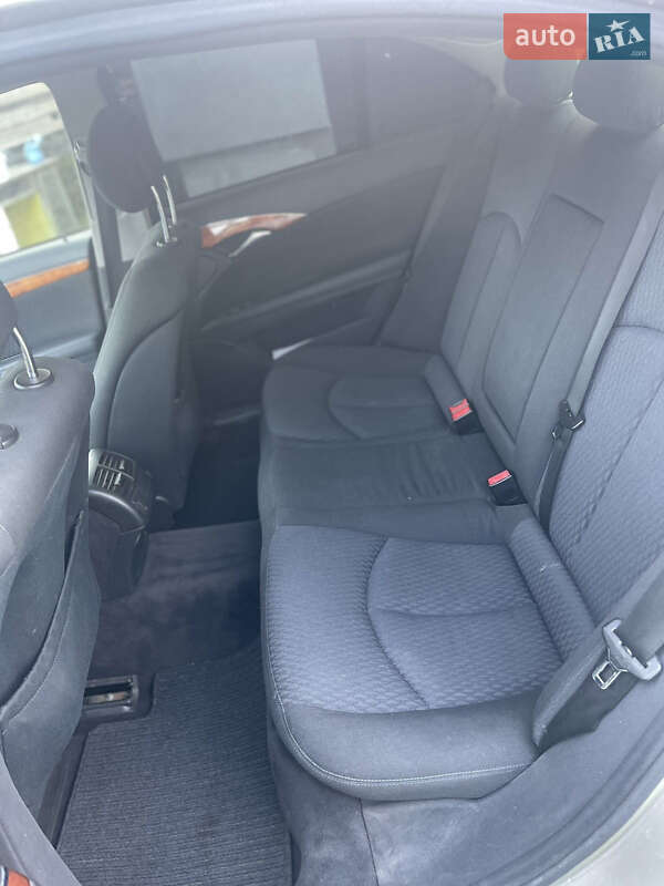 Седан Mercedes-Benz E-Class 2005 в Тячеве