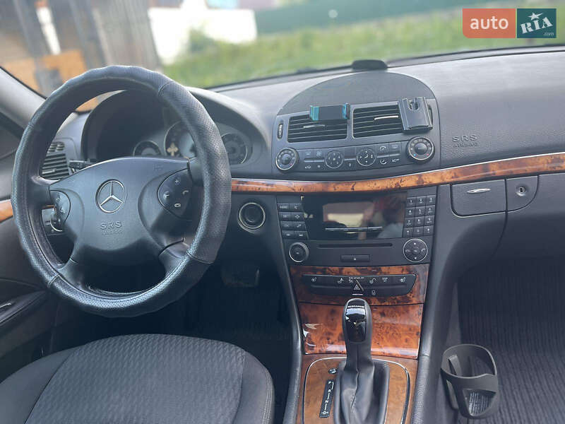 Седан Mercedes-Benz E-Class 2005 в Тячеве