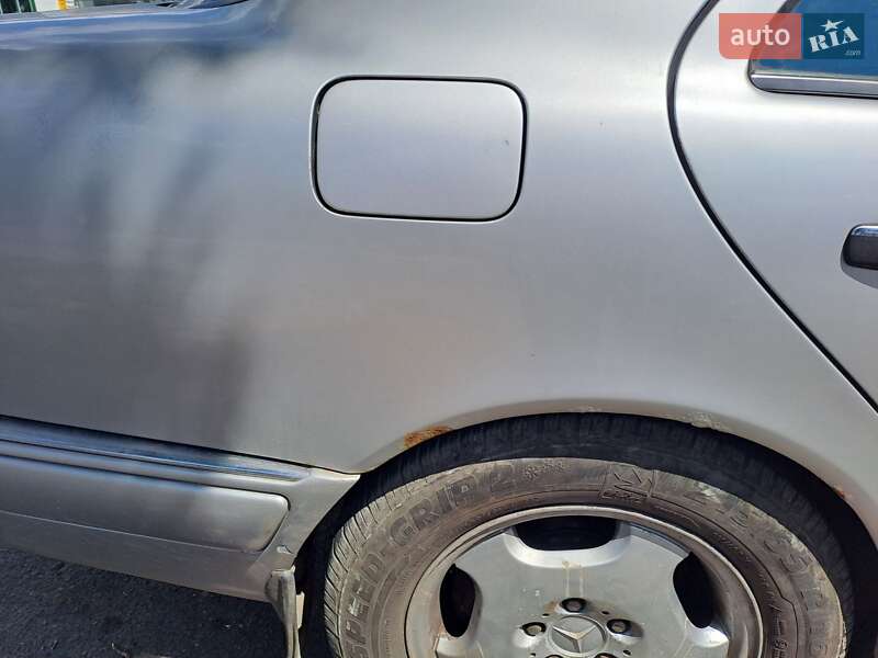 Седан Mercedes-Benz E-Class 1999 в Миколаєві