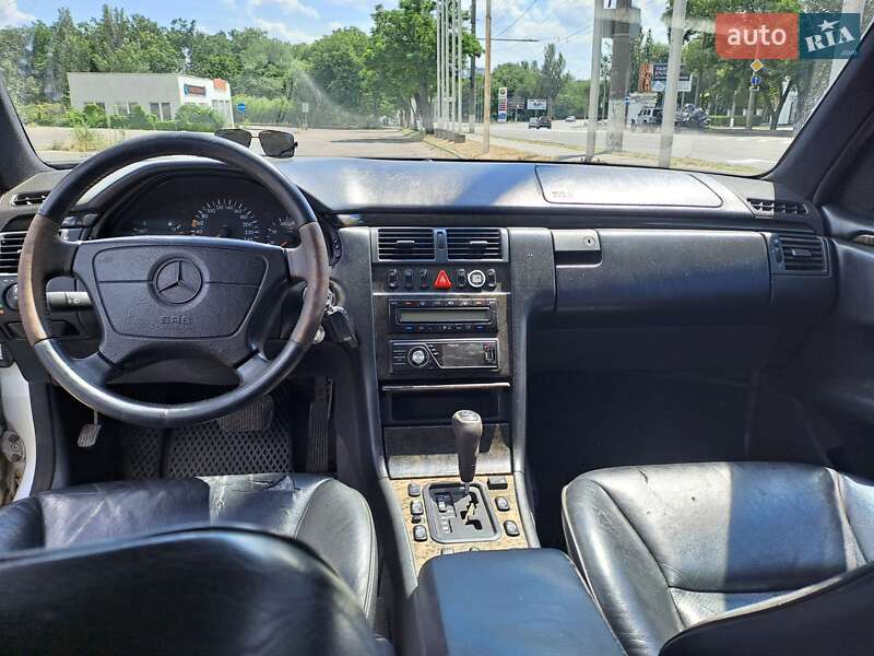 Седан Mercedes-Benz E-Class 1999 в Миколаєві