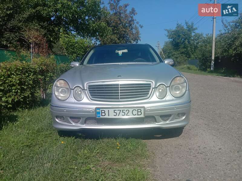 Седан Mercedes-Benz E-Class 2002 в Гадяче