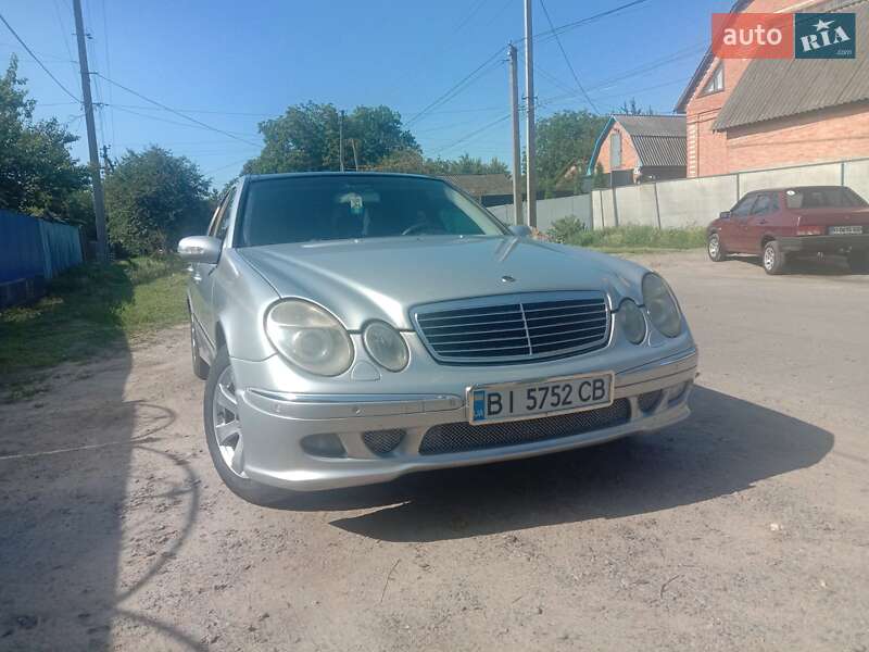 Седан Mercedes-Benz E-Class 2002 в Гадяче