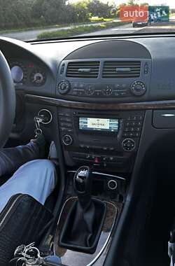 Седан Mercedes-Benz E-Class 2004 в 