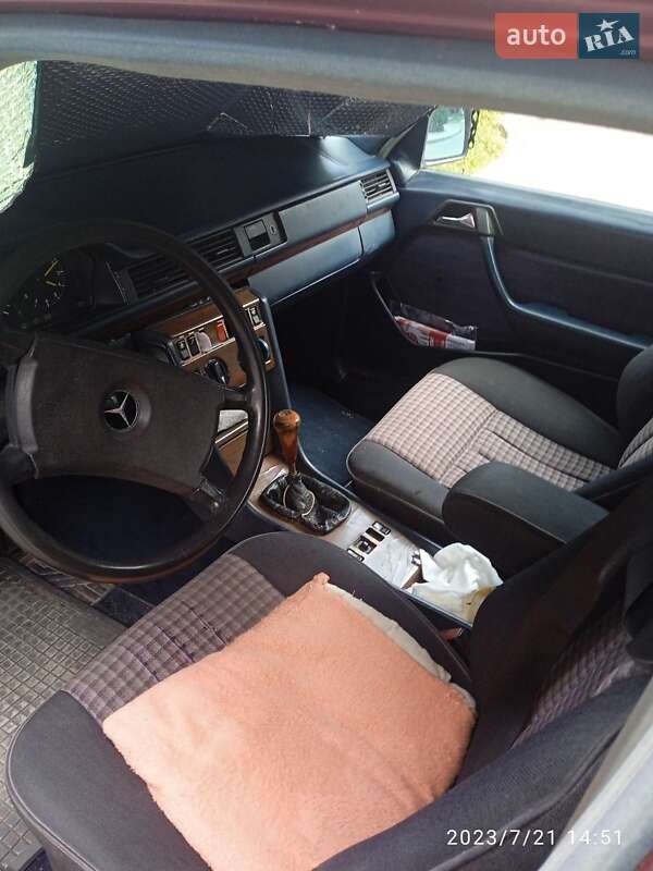 Седан Mercedes-Benz E-Class 1992 в Луцке
