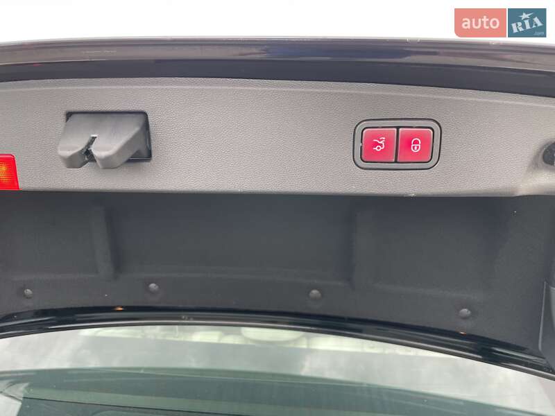 Седан Mercedes-Benz E-Class 2015 в Києві фото 18 Седан Mercedes-Benz E-Class 2015 в Києві