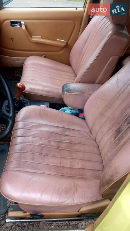 Седан Mercedes-Benz E-Class 1978 в Вільшанці